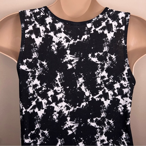 NEW XXXL LULAROE BLACK WHITE TANK TOP SLEEVELESS STRETCH ABSTRACT PRINT - Picture 6 of 14